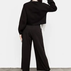 DMT1 Demons Crop Sweat Top