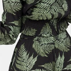 MET1 Fern Flowy Sleeve Top