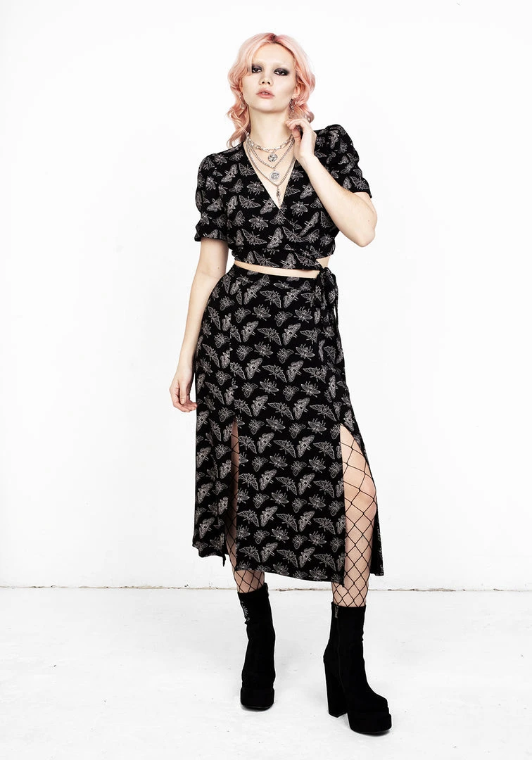 LVT1 MORTMOTH WRAP CROP TOP Coming Soon 5 LVT1 MORTMOTH WRAP CROP TOP Coming Soon